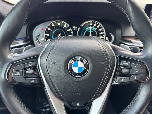 Used 2019 BMW 530e w/ Convenience Package image 27