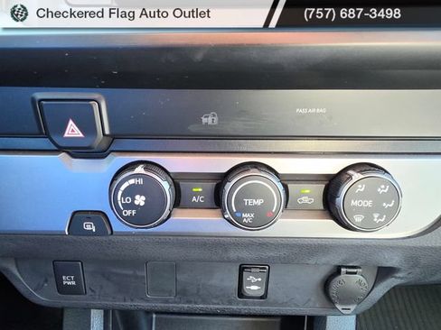 Used 2019 Toyota Tacoma SR w/ SR Convenience Package RWD image 16