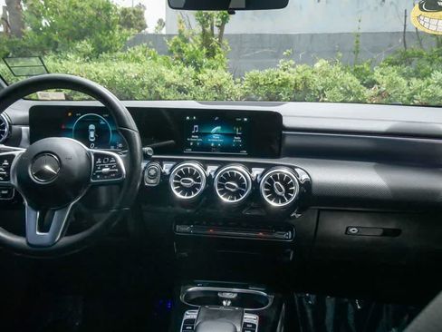 Used 2020 Mercedes-Benz CLA 250 image 13