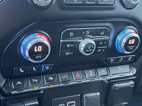 Used 2019 GMC Sierra 1500 SLT w/ SLT Premium Plus Package AWD/4WD image 21