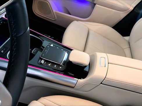 Certified 2023 Mercedes-Benz GLA 250 4MATIC image 16