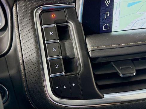 Used 2023 GMC Yukon AT4 w/ Technology Package image 17