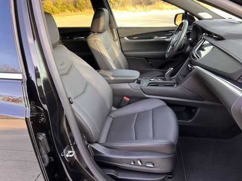 Certified 2024 Cadillac XT5 Premium Luxury w/ LPO, Floor Liner Package image 25
