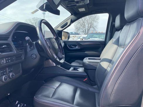 Used 2022 Chevrolet Suburban RST w/ Luxury Package image 10