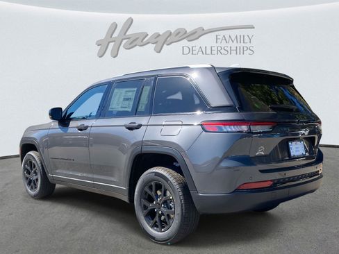 New 2025 Jeep Grand Cherokee Altitude image 26