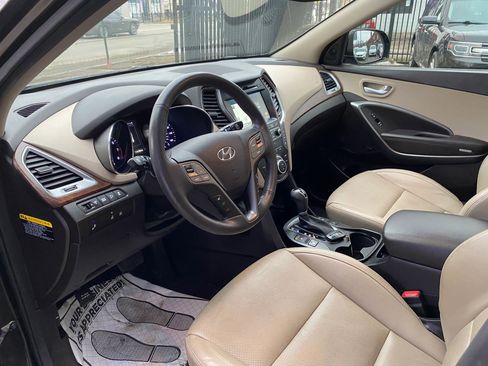 Used 2017 Hyundai Santa Fe Limited image 3