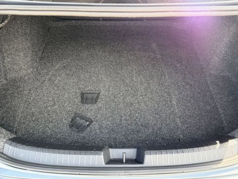 Used 2025 Volkswagen Jetta SE image 31