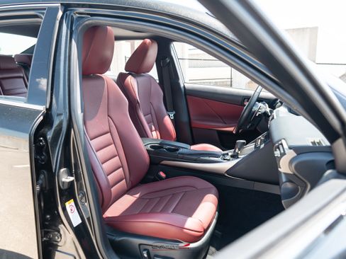 Used 2018 Lexus IS 300 F Sport w/ F Sport Package AWD/4WD image 17