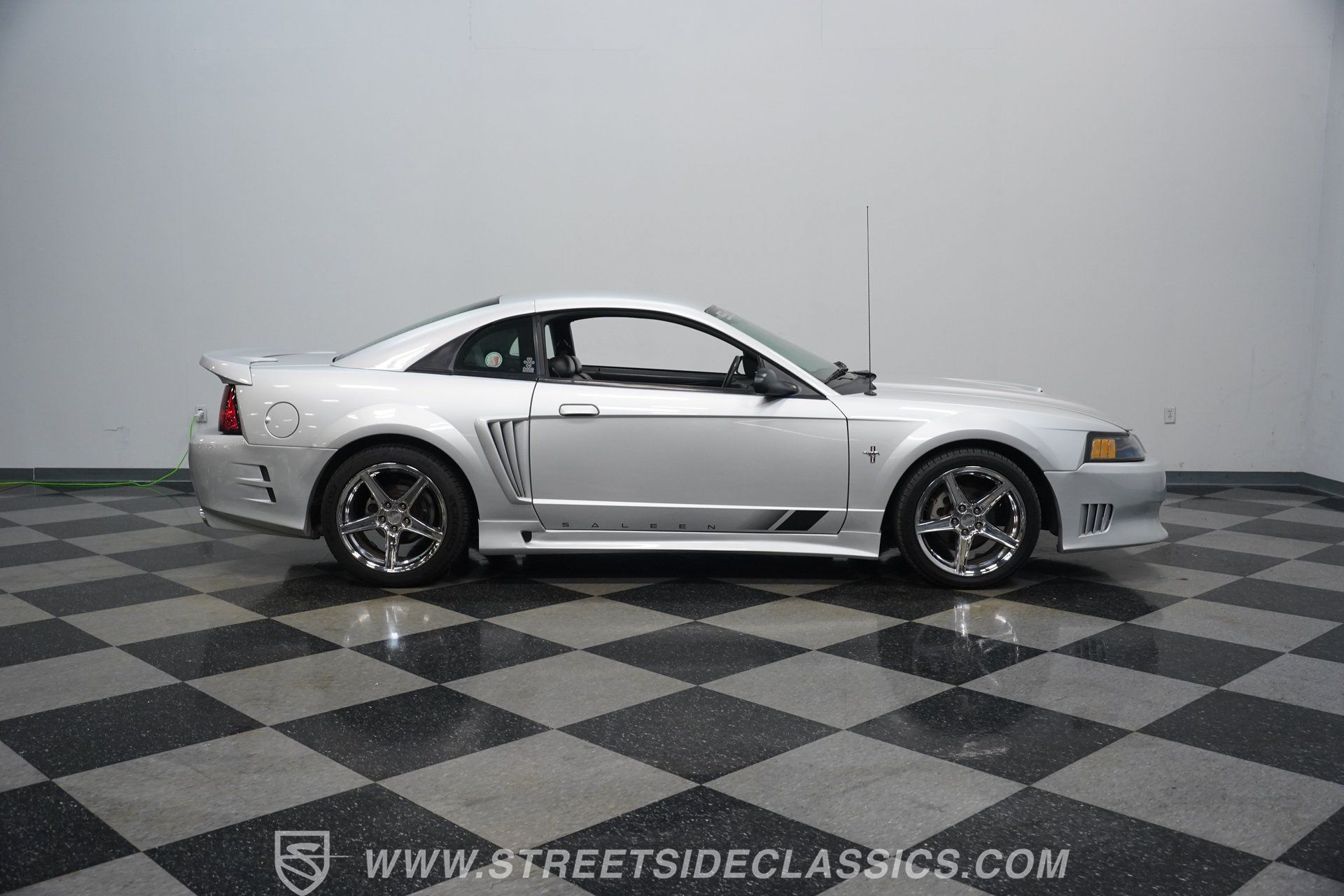 Used 2001 Ford Mustang GT RWD image 15
