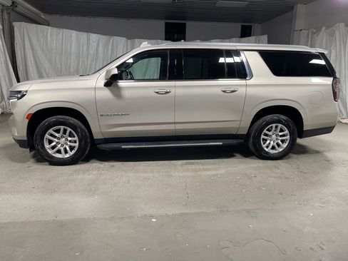 Used 2023 Chevrolet Suburban LT image 4