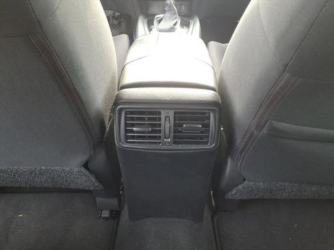 Used 2020 Nissan Rogue Sport S image 5