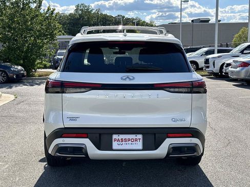 Used 2025 INFINITI QX60 Sensory w/ Vision Package AWD/4WD image 4