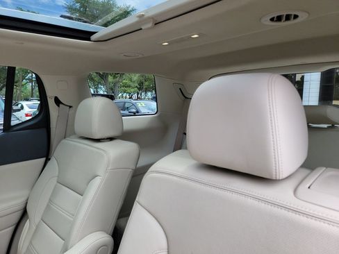 Used 2023 GMC Acadia Denali w/ Denali Ultimate Package FWD image 15