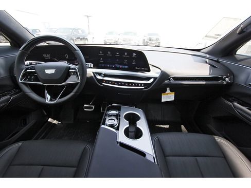 New 2027 Cadillac Lyriq Luxury RWD image 9