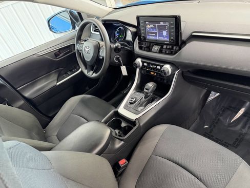 Used 2021 Toyota RAV4 LE image 26
