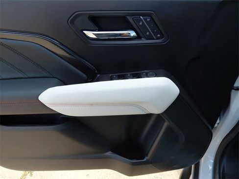 New 2025 GMC Canyon AT4 w/ AT4X Package image 27