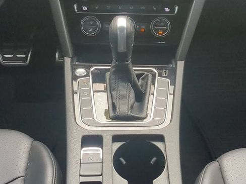 Used 2020 Volkswagen Arteon SE FWD image 17