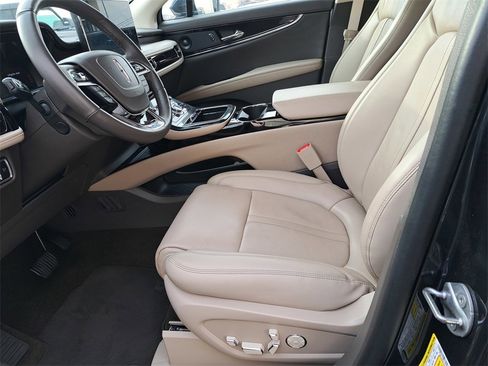 Used 2023 Lincoln Nautilus Reserve w/ Equipment Group 201A image 12