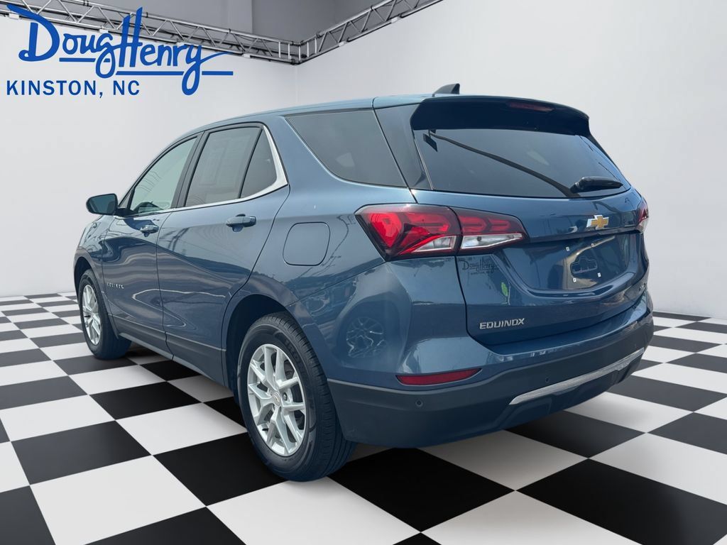 Used 2024 Chevrolet Equinox LT AWD/4WD image 3