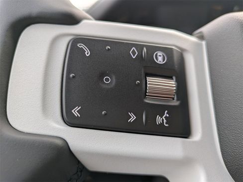 New 2025 Land Rover Defender 130 X-Dynamic SE image 28