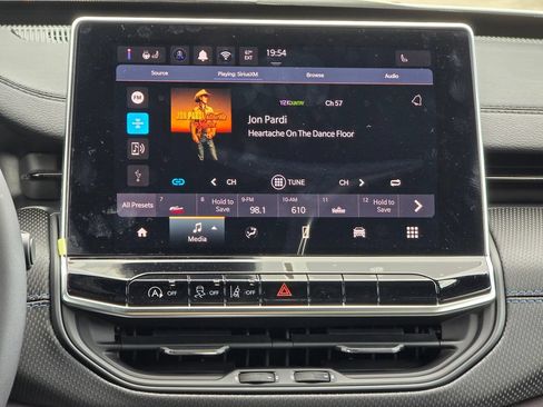 New 2026 Jeep Compass Latitude AWD/4WD image 8