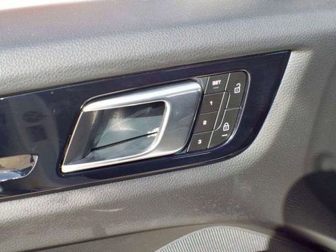 Used 2023 Porsche Cayenne MSRP$92390/AssistancePkg/Adapt image 33