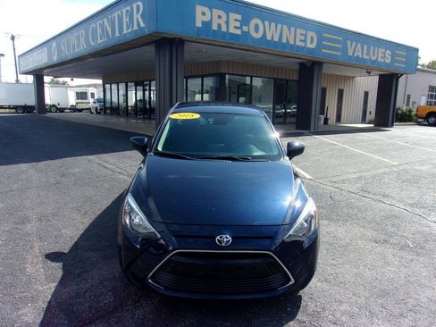 Used 2018 Toyota Yaris iA image 2