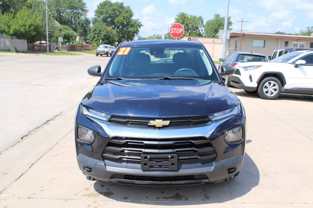 Used 2021 Chevrolet TrailBlazer LS FWD image 3