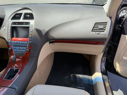 Used 2011 Lexus ES 350 FWD image 25