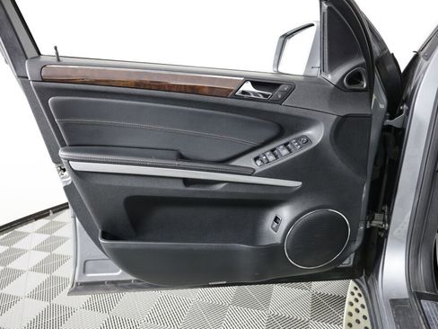 Used 2011 Mercedes-Benz GL 450 4MATIC image 12