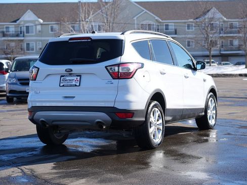 Used 2018 Ford Escape SE image 3