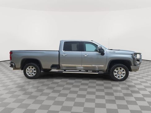 Used 2024 Chevrolet Silverado 3500 High Country w/ Technology Package AWD/4WD image 7