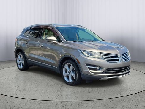 Used 2017 Lincoln MKC Premiere FWD image 1