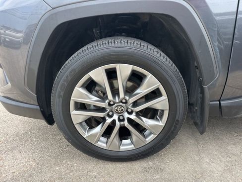 Used 2023 Toyota RAV4 XLE Premium FWD image 7