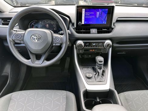 Used 2024 Toyota RAV4 XLE AWD/4WD image 15