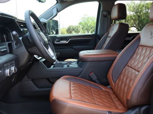 New 2026 GMC Sierra 2500 Denali w/ Denali Reserve Package image 19