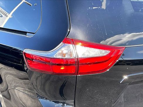 Used 2019 Toyota Sienna XLE FWD image 26