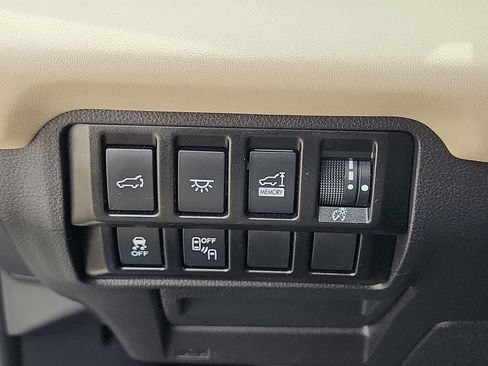 Used 2022 Subaru Ascent Limited w/ Technology Package AWD/4WD image 26