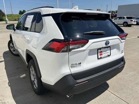 Certified 2023 Toyota RAV4 XLE w/ Convenience Package AWD/4WD image 4