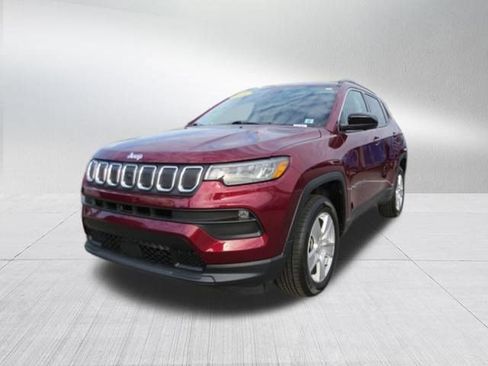 Certified 2022 Jeep Compass Latitude w/ Convenience Group AWD/4WD image 3