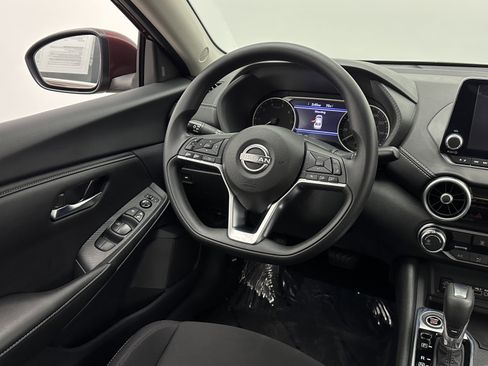 Used 2025 Nissan Sentra SV image 17