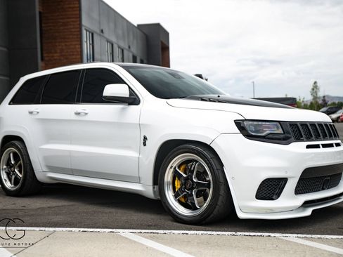 Used 2018 Jeep Grand Cherokee Trackhawk w/ Trailer Tow Group IV AWD/4WD image 17