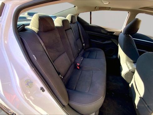 Used 2023 Nissan Altima 2.5 SV w/ SV Premium Package image 17