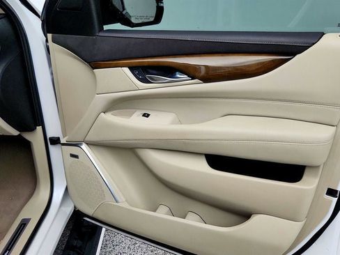 Used 2019 Cadillac Escalade Premium Luxury image 27
