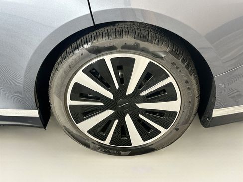 Used 2024 Lucid Air Touring AWD/4WD image 11