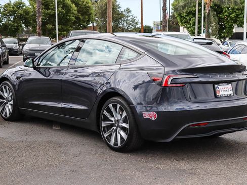 Used 2024 Tesla Model 3 Standard Range RWD image 8
