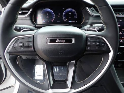 Used 2023 Jeep Grand Cherokee L Laredo AWD/4WD image 13
