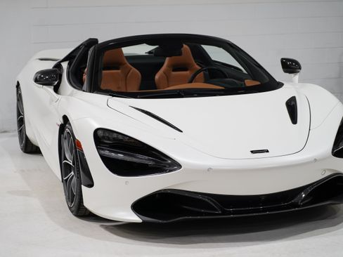 Used 2020 McLaren 720S Spider RWD image 20