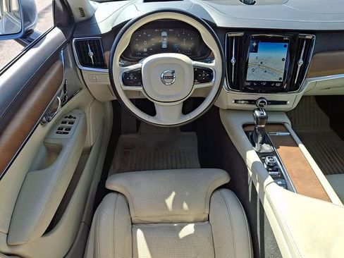 Used 2017 Volvo S90 T6 Inscription w/ Vision Package image 11