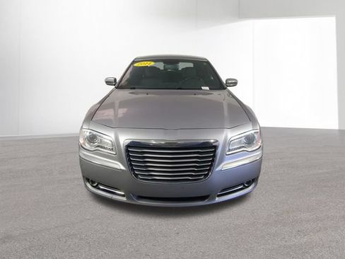 Used 2014 Chrysler 300 C RWD image 15